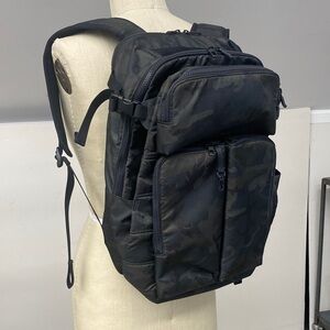 LULULEMON Camouflage Men's or women’s Backpack/computer/gym / with shoe pouch.